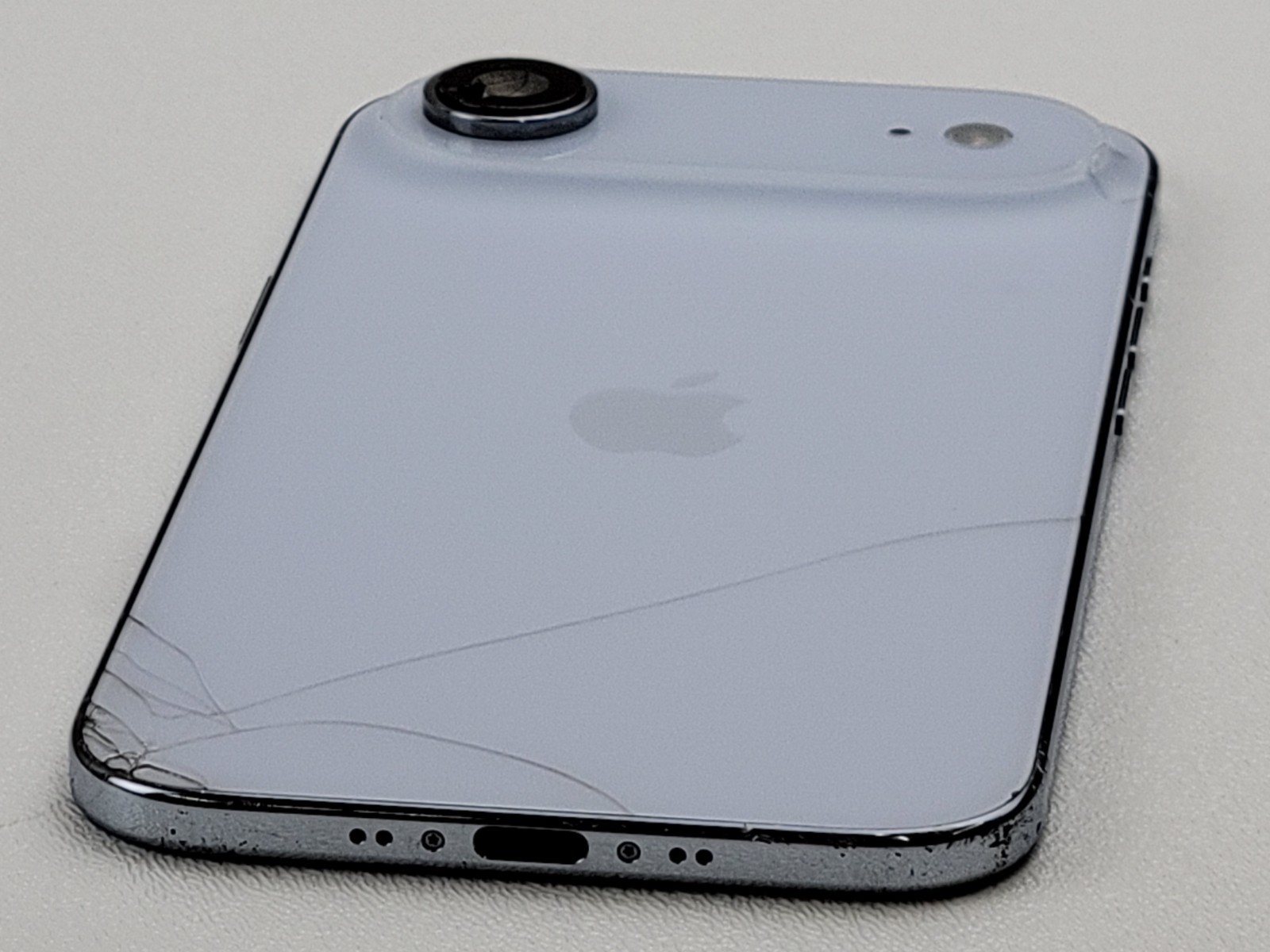 Apple iPhone (17) Air (A3260) 256GB – Blue (AT&T) Smartphone – *DAMAGED* – H7791
