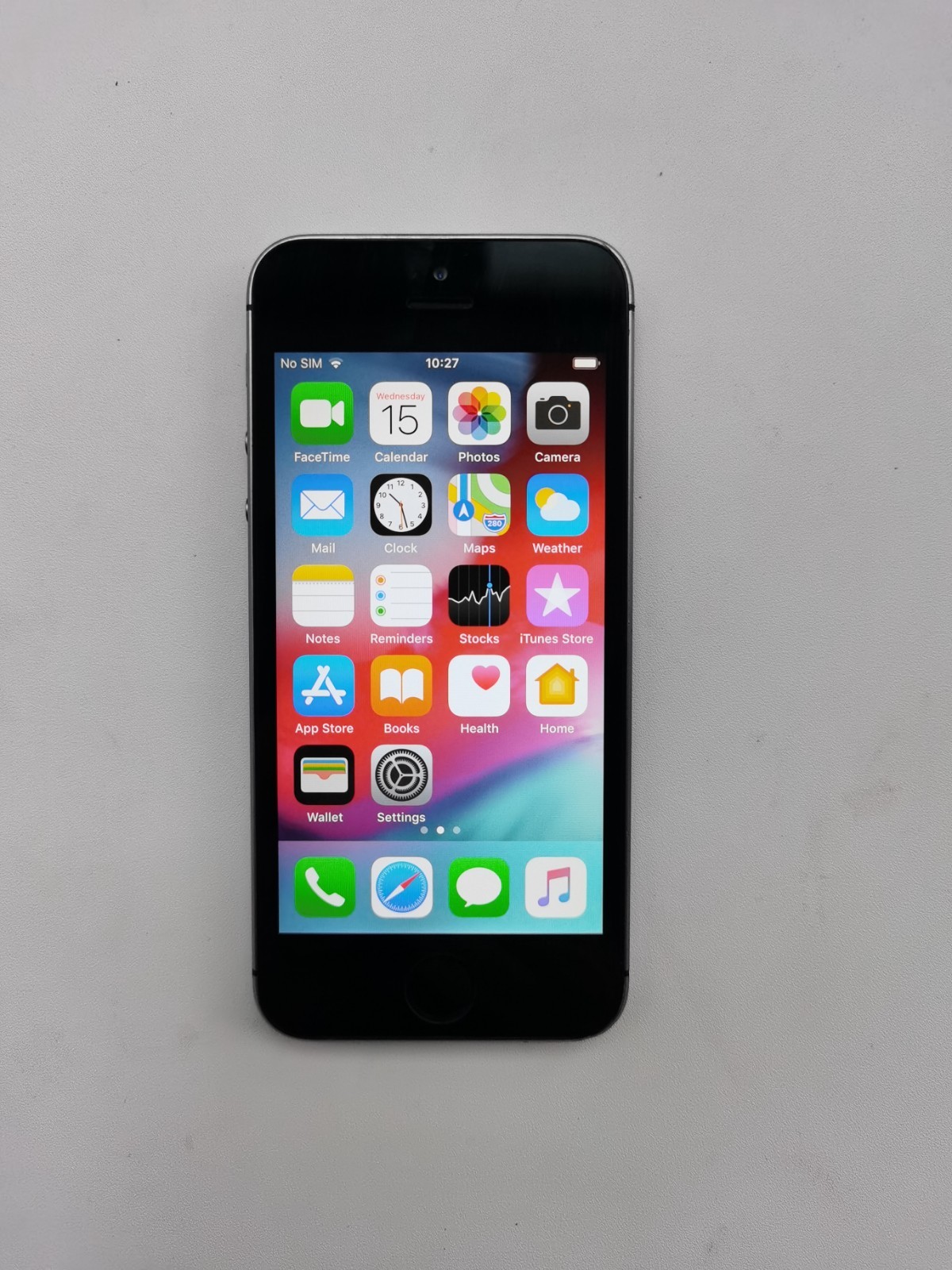 Apple iPhone 5s Unlocked 16/32/64GB – Gray Silver Gold- iOS -Fully Working phone