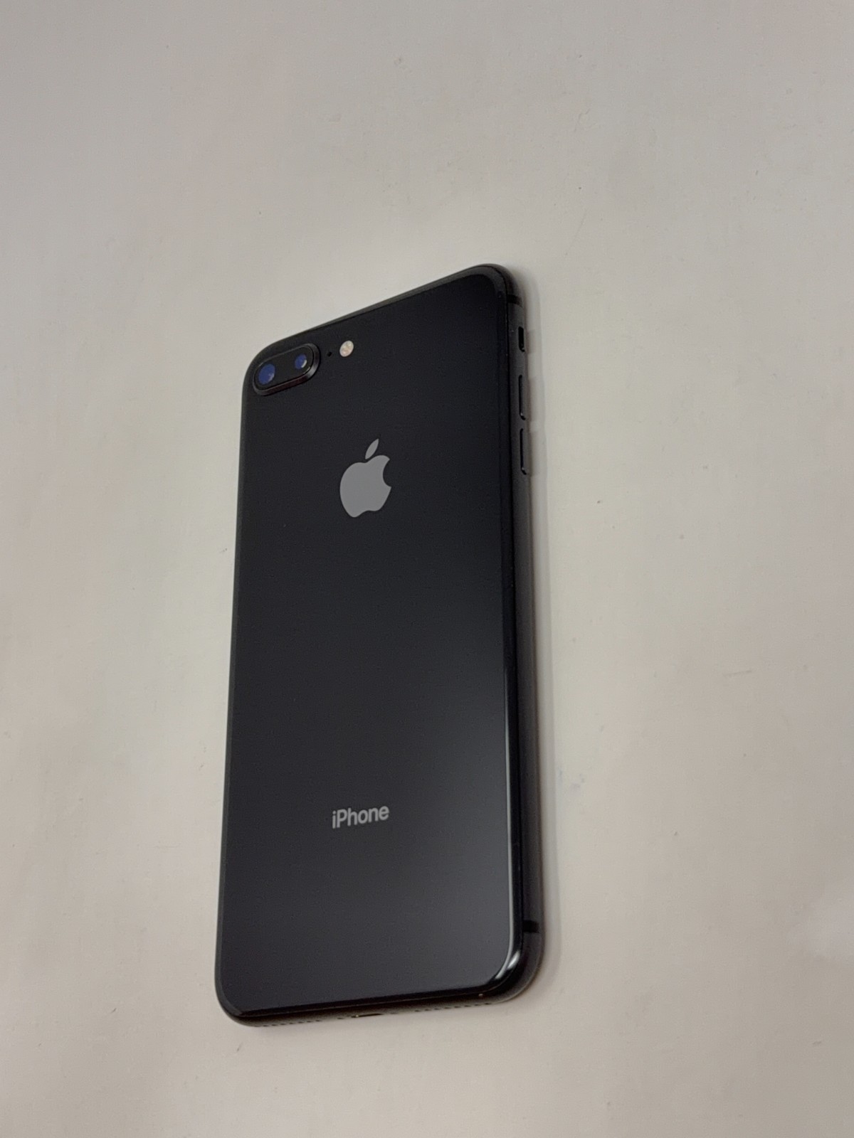 Apple iPhone 8 Plus (A1897) – 64GB Factory Unlocked Space Gray – Good Condition