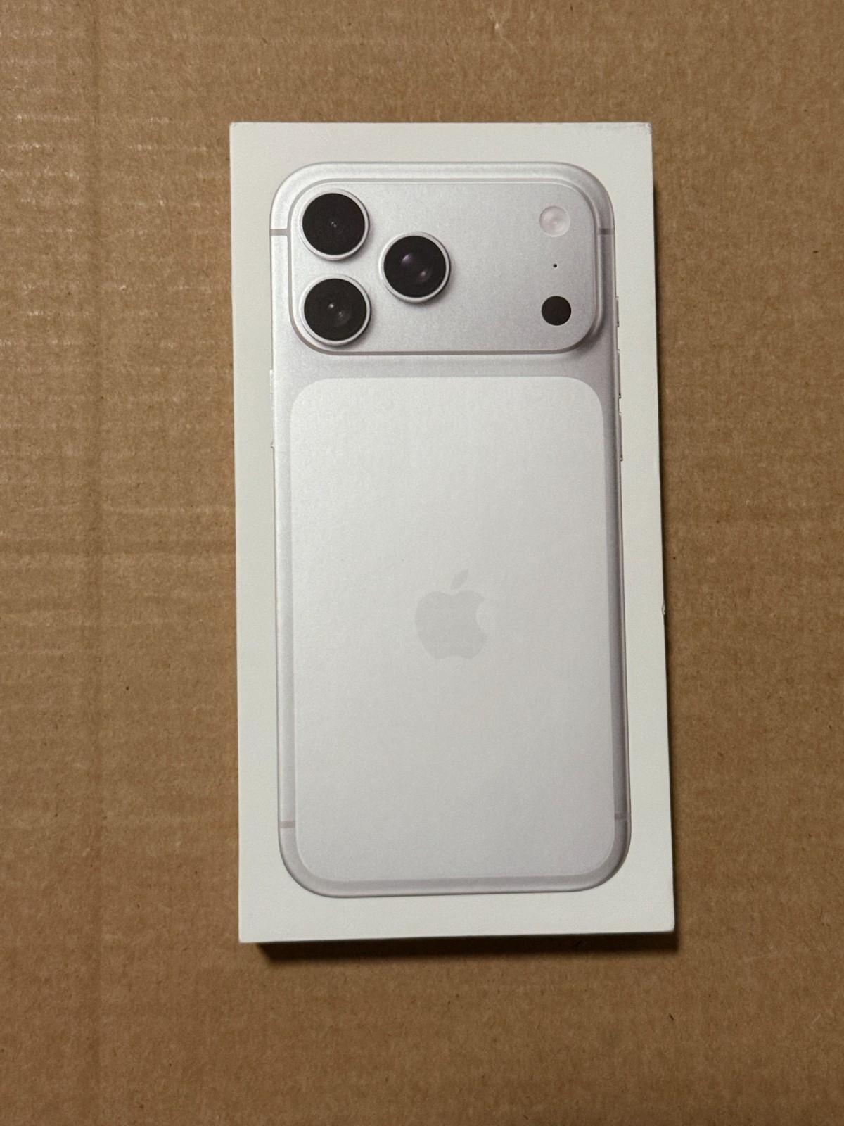 Apple iPhone 17 Pro Max – 1 TB Cosmic Orange OR Silver Unlocked 1 YEAR WARRANTY