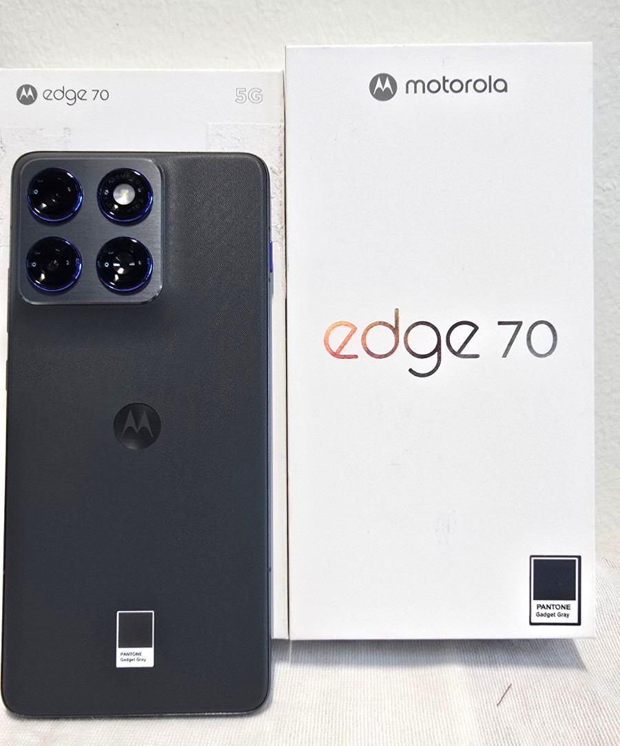 Moto Edge 70 5G XT2601-1 512GB 12GB RAM GSM International Version 3 Color