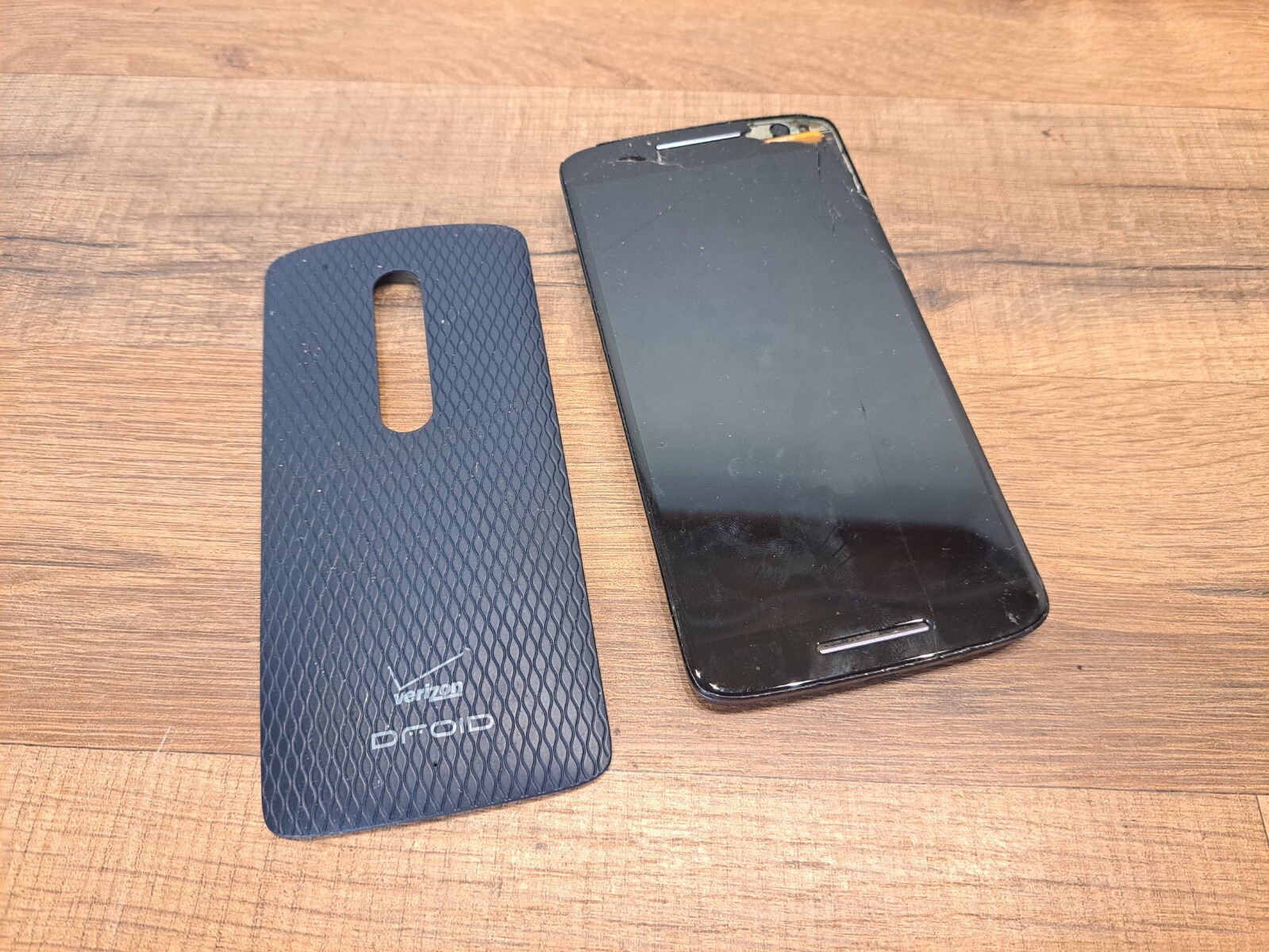 Motorola Droid Maxx 2 16GB Black XT1565 For Parts Untested AS-IS