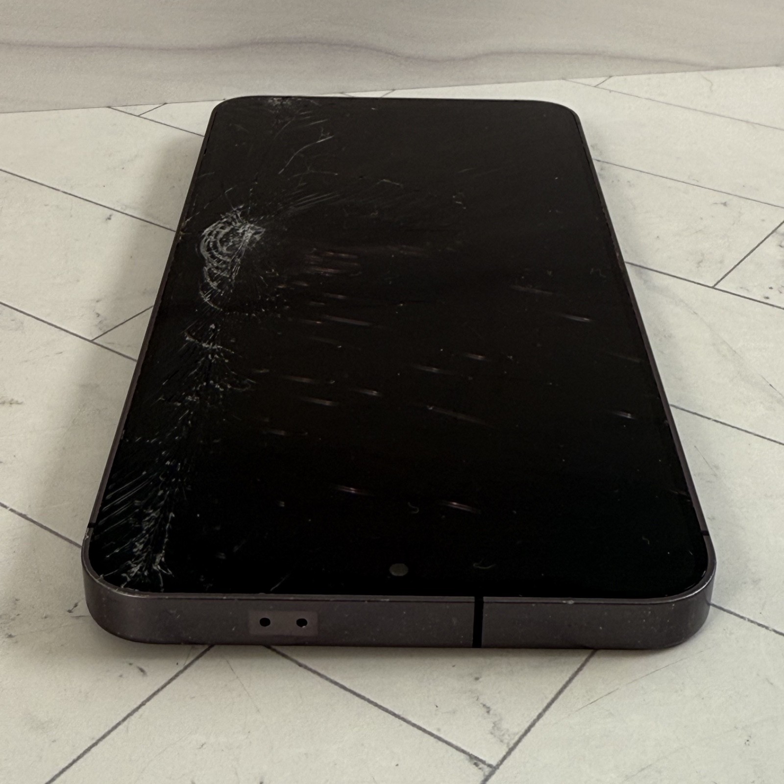 Samsung Galaxy S24+ Plus 256 GB Onyx Black Unlocked Cracked Screen LCD #H110