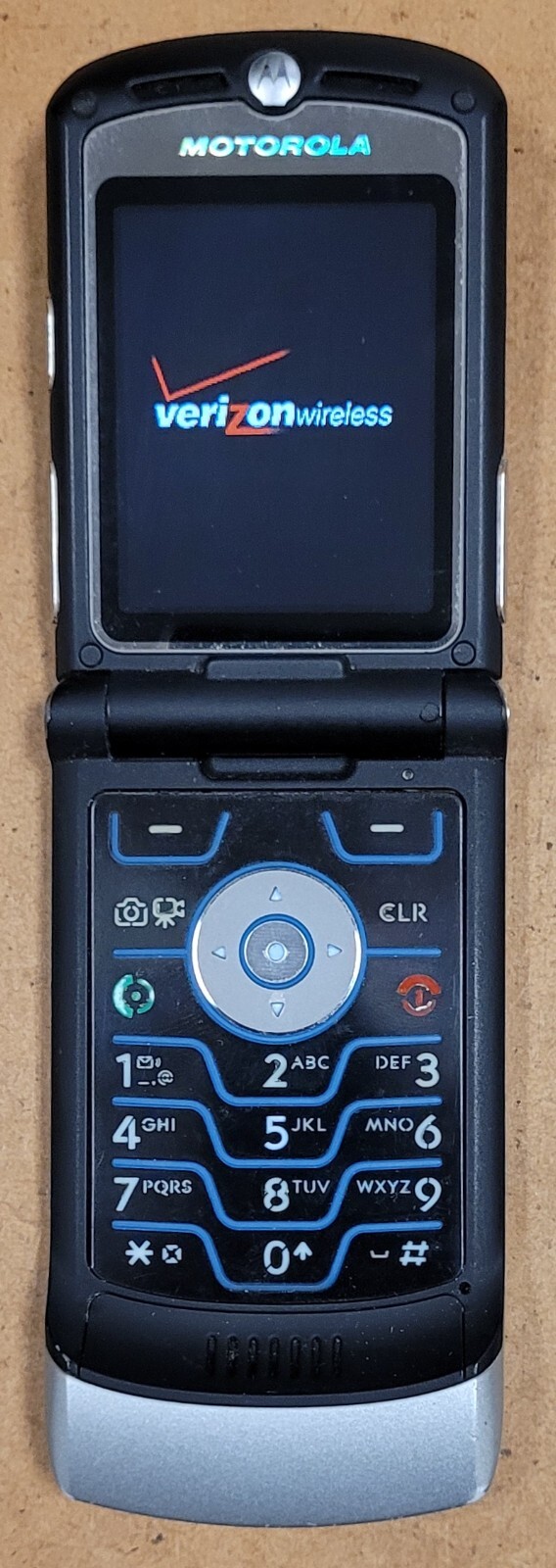 Motorola RAZR V3m – Silver and Black ( Verizon ) Cellular Flip Phone