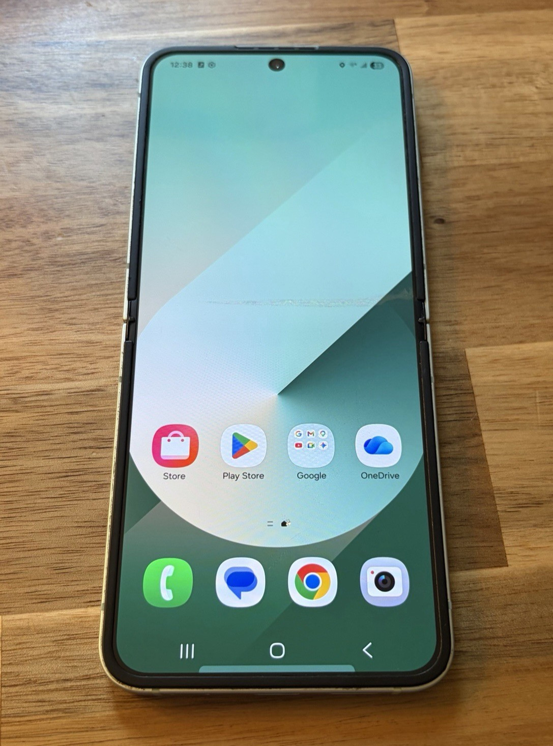 Samsung Galaxy Z Flip6 SM-F741U1 (Unlocked) 256GB Green – LCD SPOT/DELAMINATION