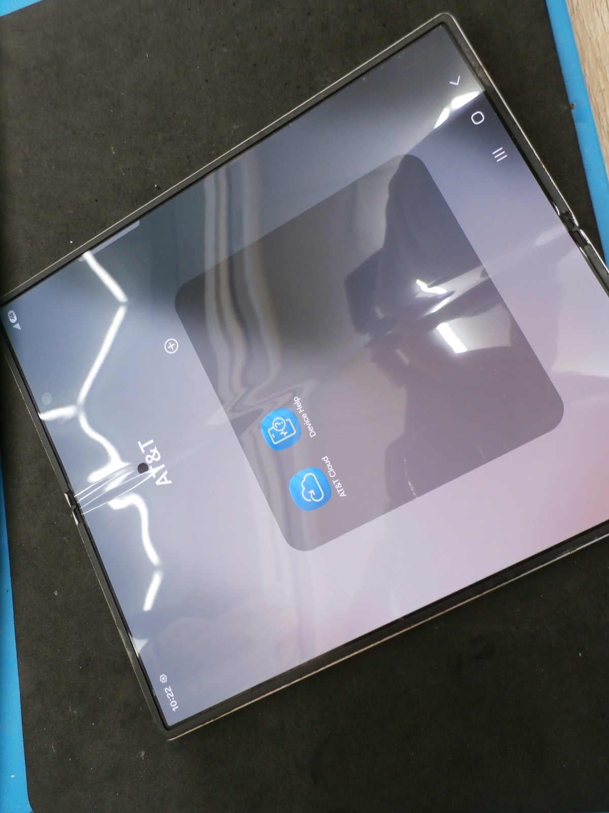 (Read) Samsung Galaxy Z Fold 6 256GB Silver Shadow SM-F956U ATT/ Cricket Locked