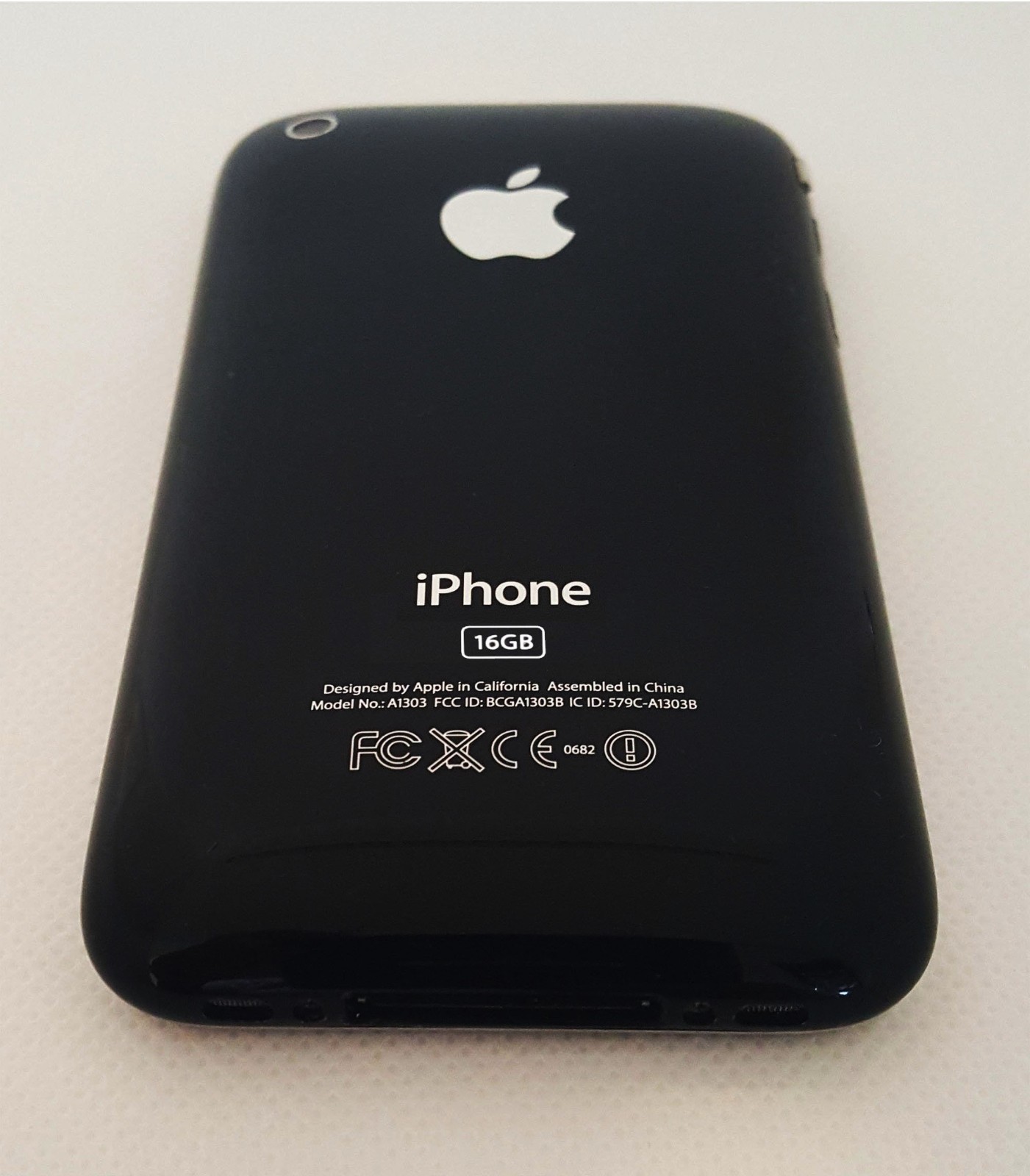 iPhone 3GS 16GB Black Mint Condition iOS 3.1.3 A1303 (GSM) RARE
