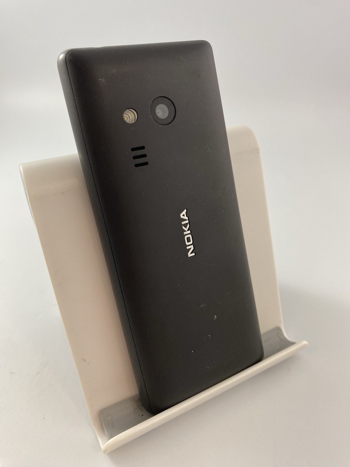 Nokia 216 Unlocked 16MB 2.4″ 0.3MP FM Torch Mobile Button Phone