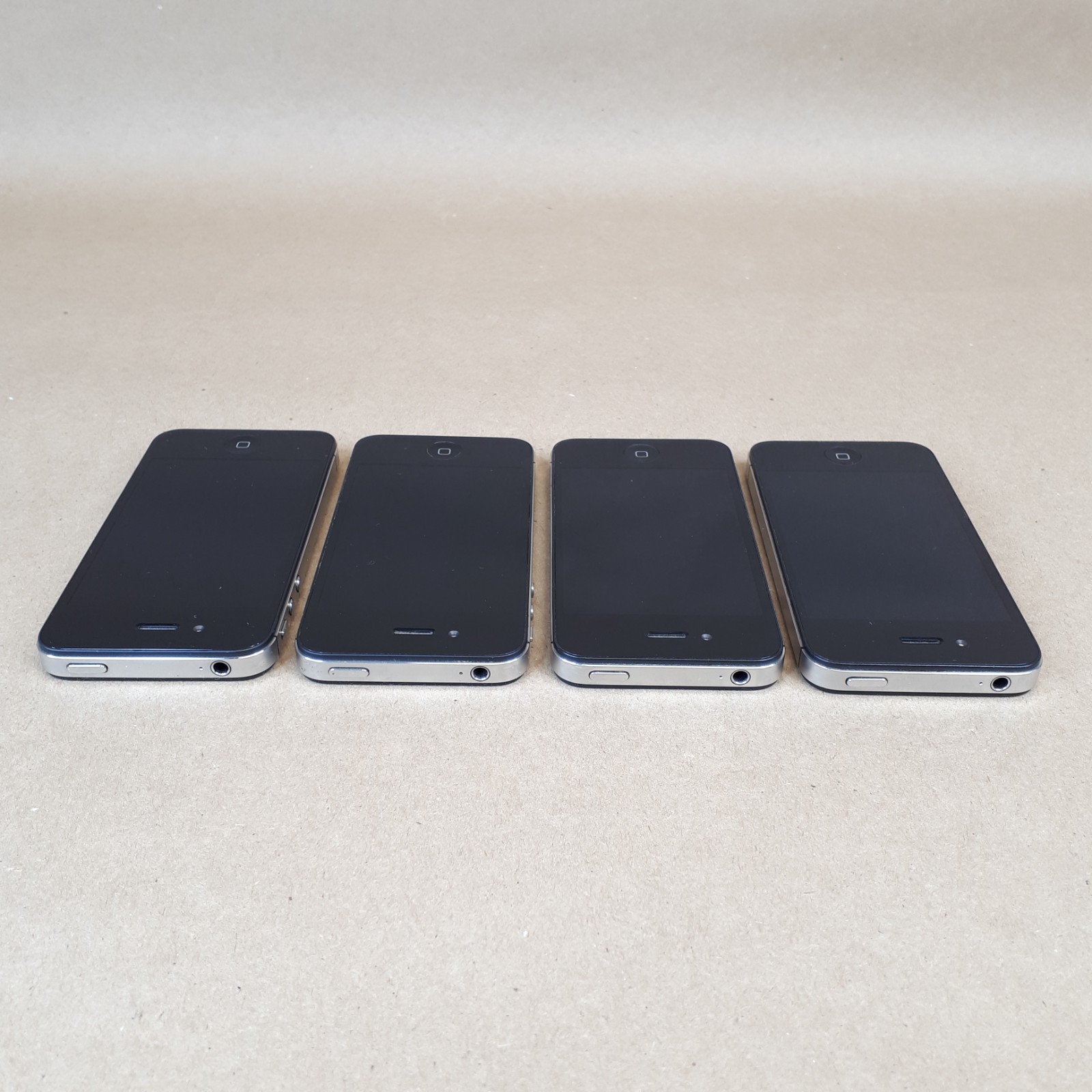 Apple iPhone 4s A1387 16 GB 3.5 Inch 512 MB Rogers 8MP Black Lot of 4 E6911