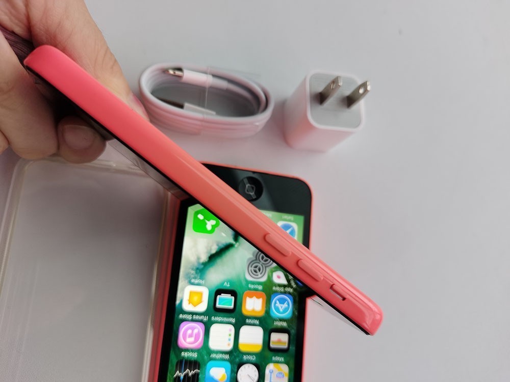 Apple iPhone 5c – 8 GB / 16 GB / 32GB – PINK (Unlocked) 90% NE W English