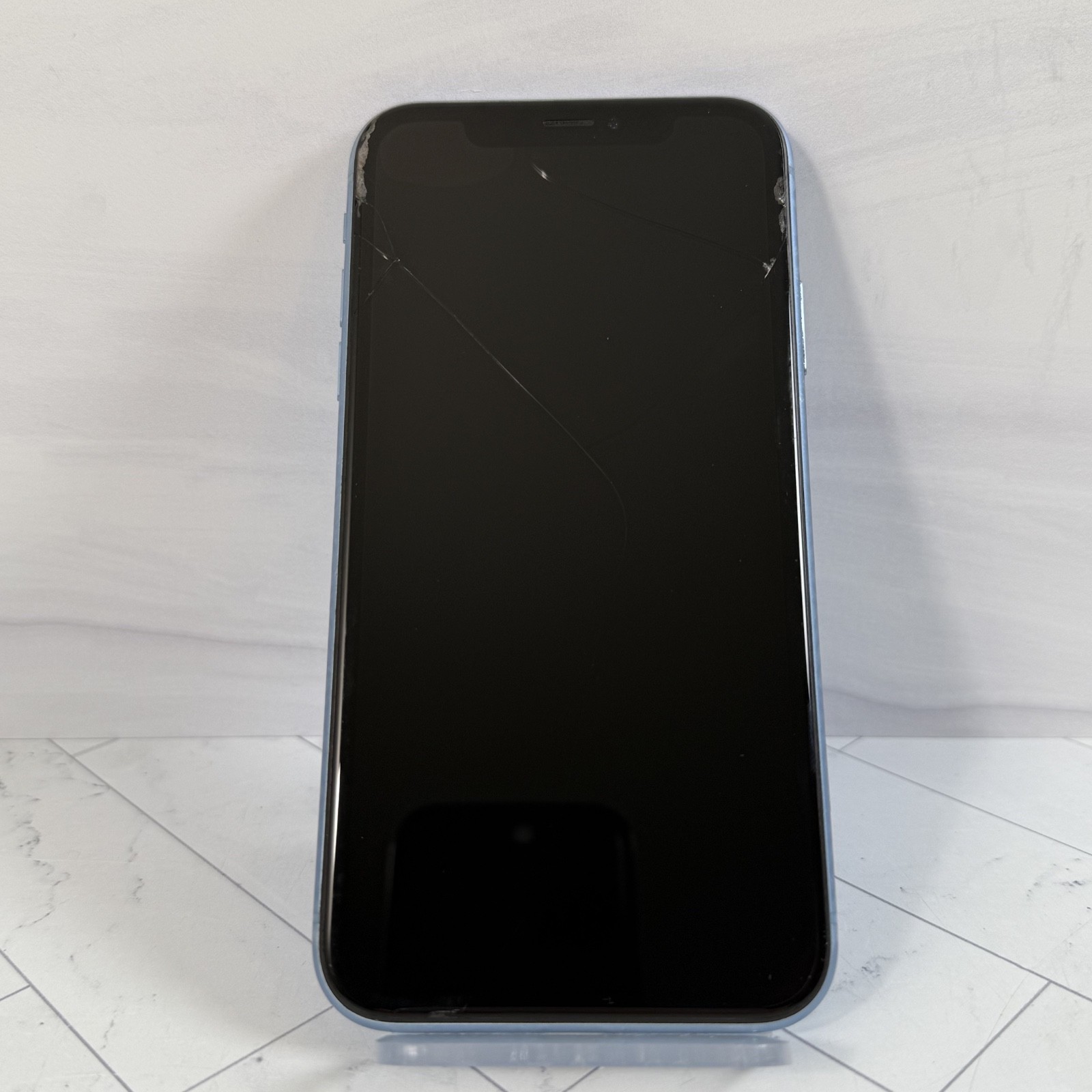 Cracked Screen LCD Apple iPhone XR 64GB Unlocked Blue A1984 #A77