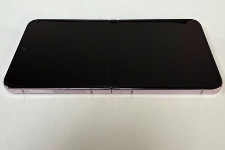 Samsung F731U1 Z Flip5 512GB Lavender Unlocked LCD Line Issue
