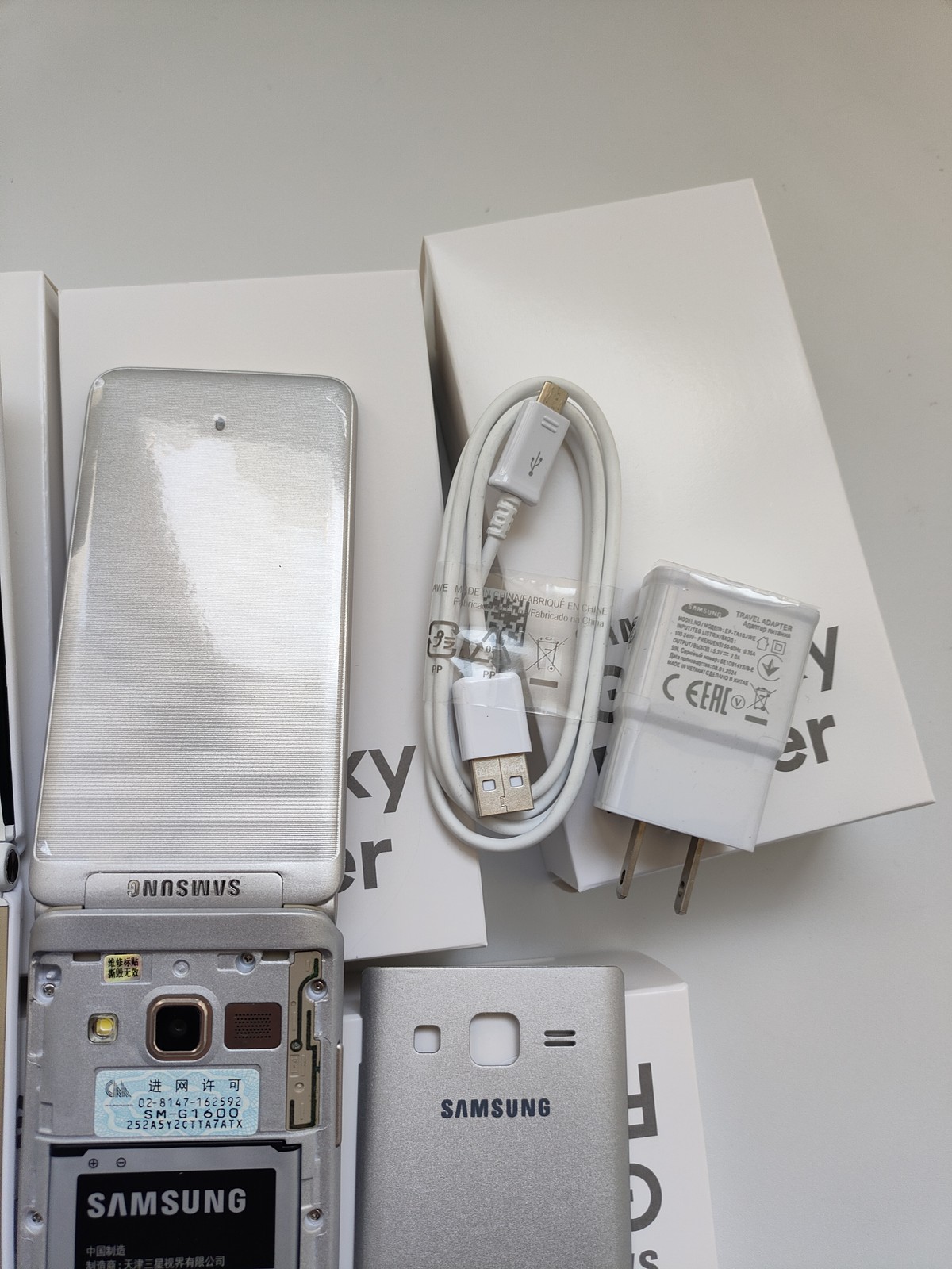 Samsung Galaxy Folder2 SM-G1600 Dual Sim 16GB Android LTE 3.8″ Flip Phone
