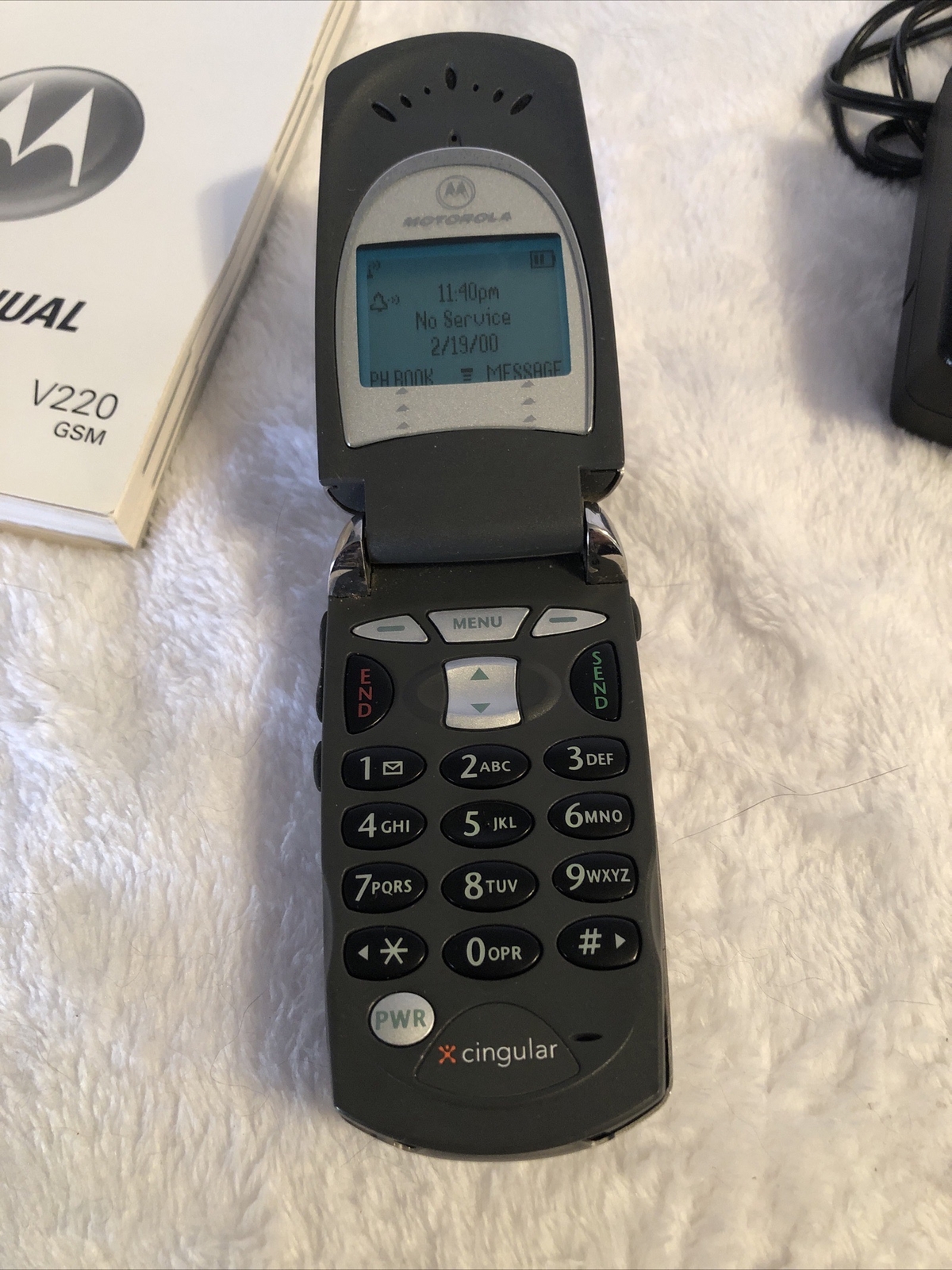 Motorola V220 Flip Phone.  Cingular/ATT AT&T GSM 850/1800/1900! EXCELLENT!