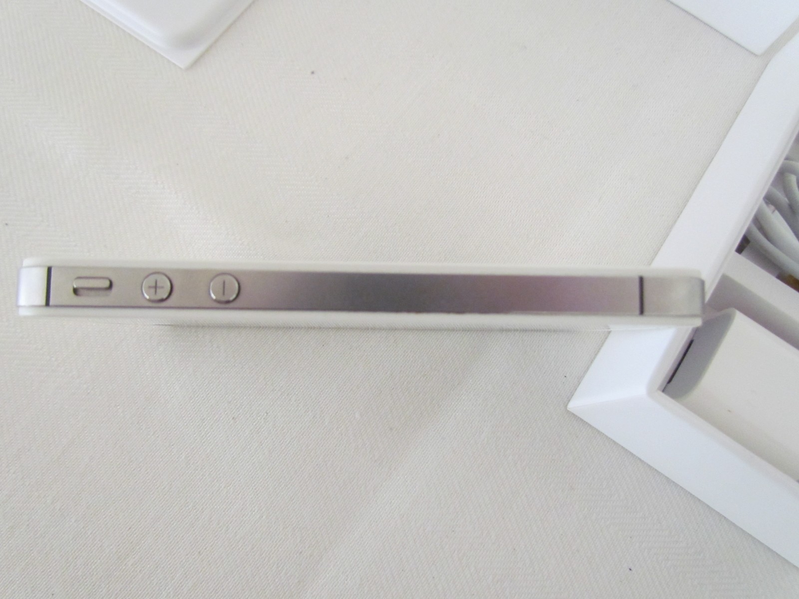 Apple iPhone 4 S – 16 GB – White (Unlocked)