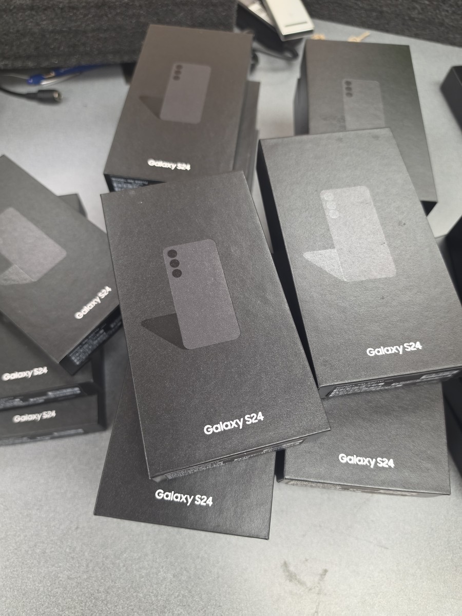 New Sealed in box Samsung Galaxy S24 – Onyx Black 128GB Unlocked