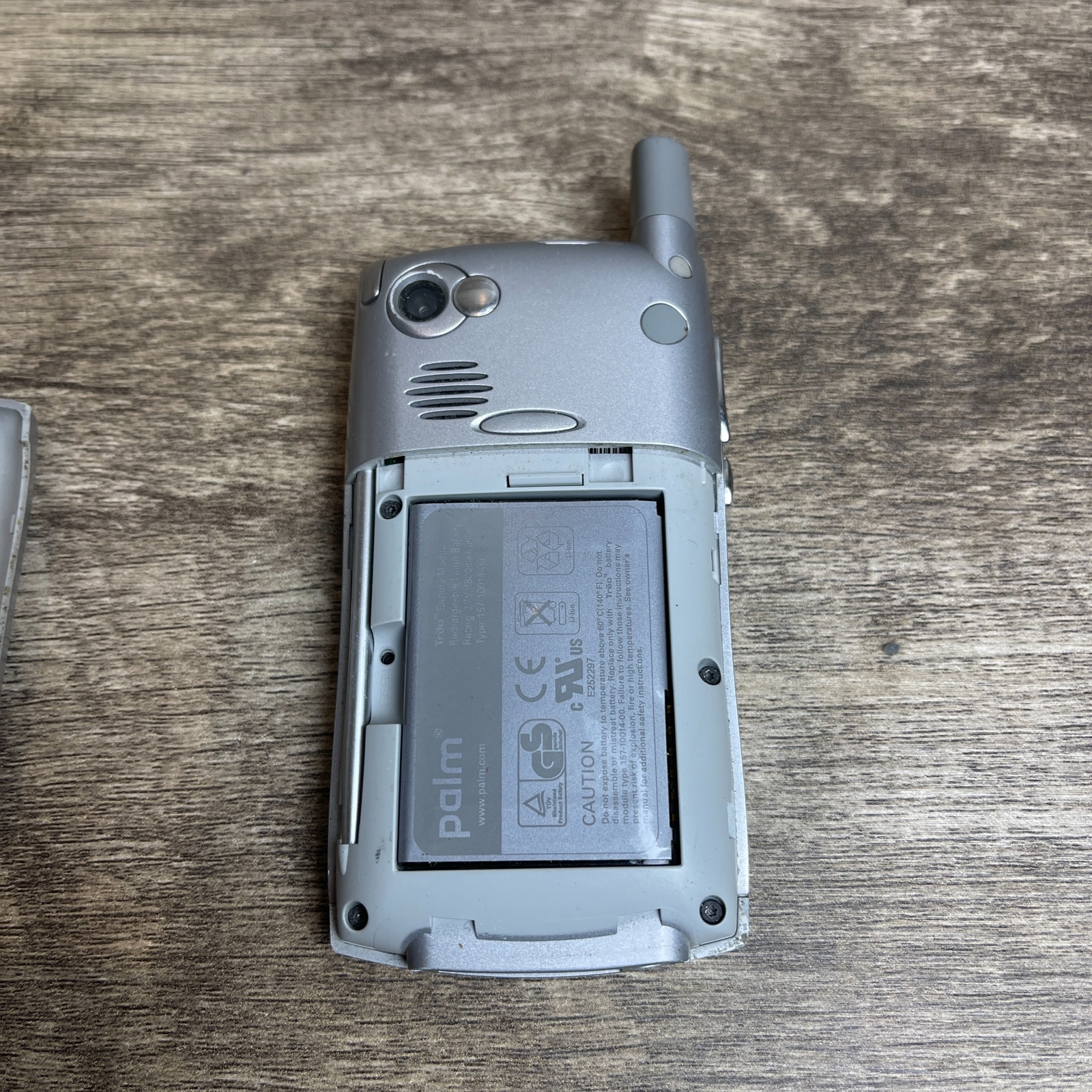 PalmOne Treo 650 Bluetooth 0.3MP Pixel 2.4″ Color Screen Cingular Cellular Phone