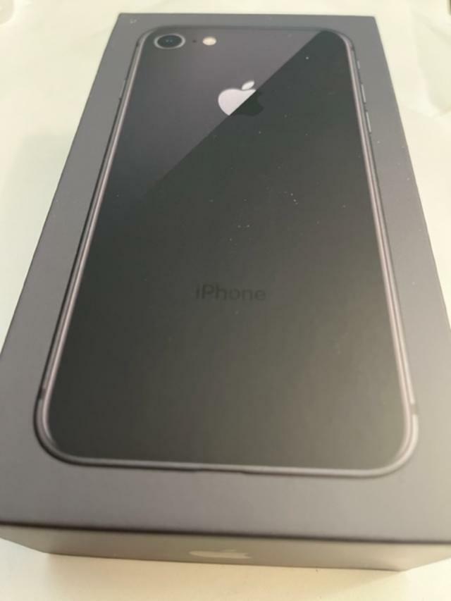 Apple iPhone 8 – 64GB – Space Gray A1905 (GSM) Unlocked