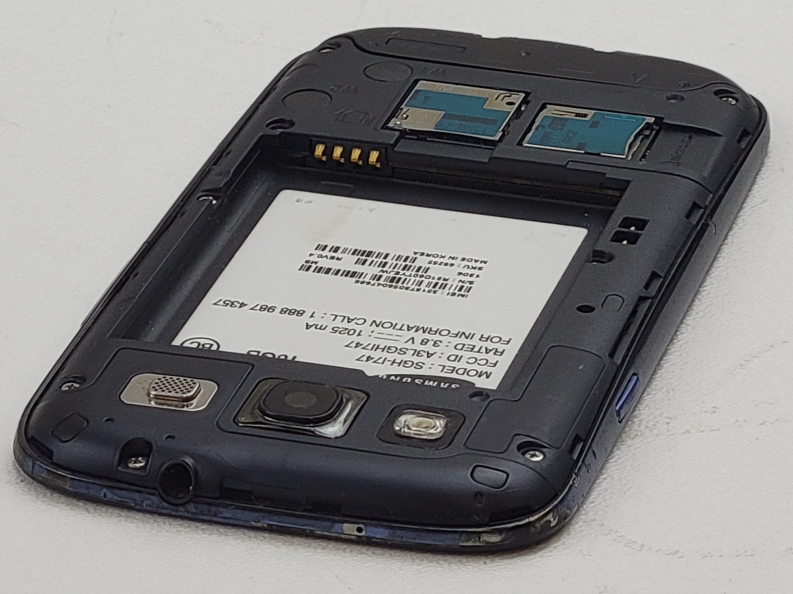 Samsung Galaxy S III (S3) (SGH-i747) 16GB (AT&T) – CRACKED – Clean IMEI – B414