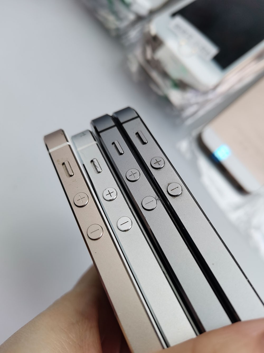 Apple iPhone 5s (Unlocked) 16GB/32GB/64GB Random color