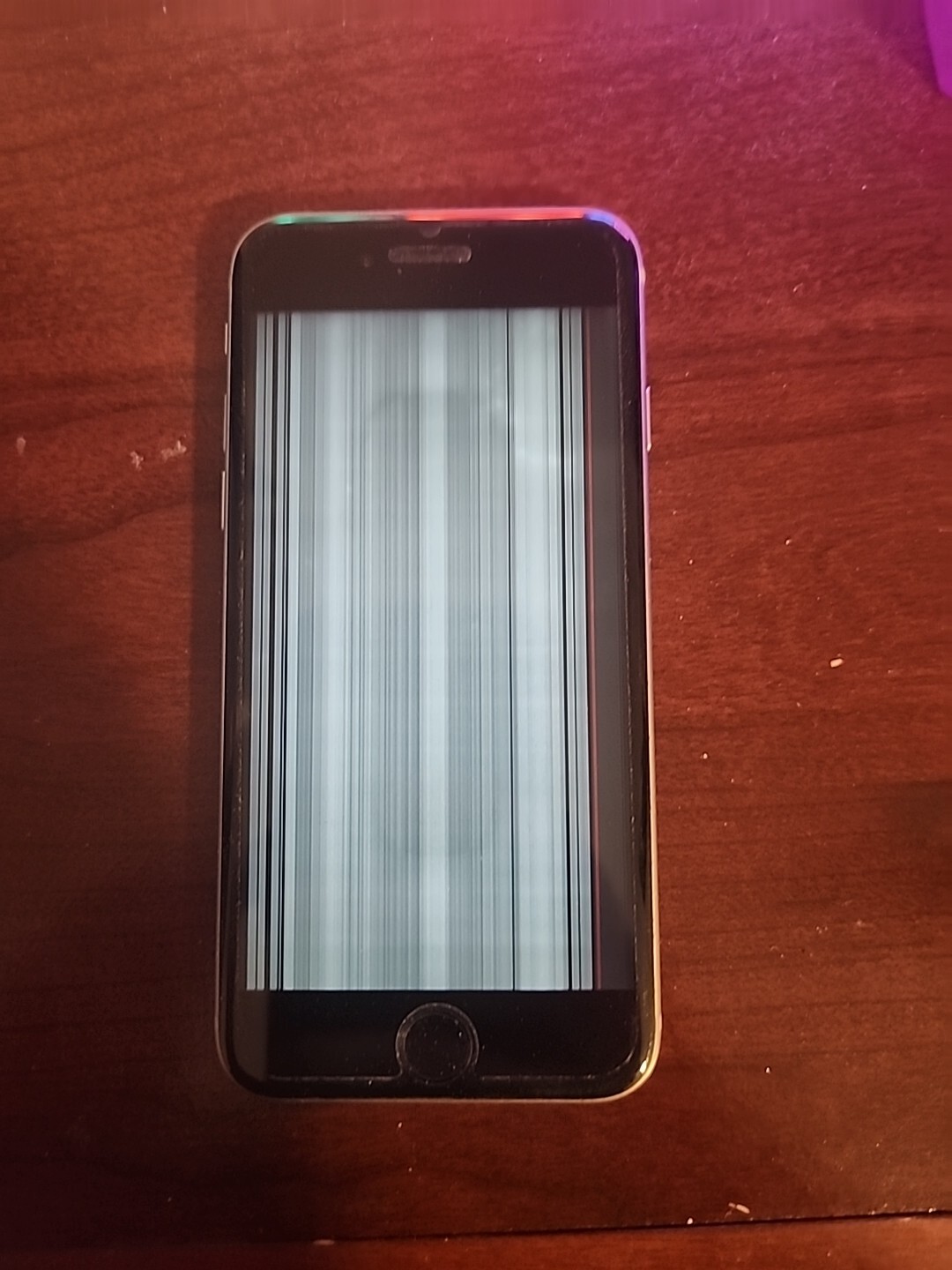 Apple iPhone 6s – 16GB – Space Gray (Unlocked) A1688 (CDMA + GSM)