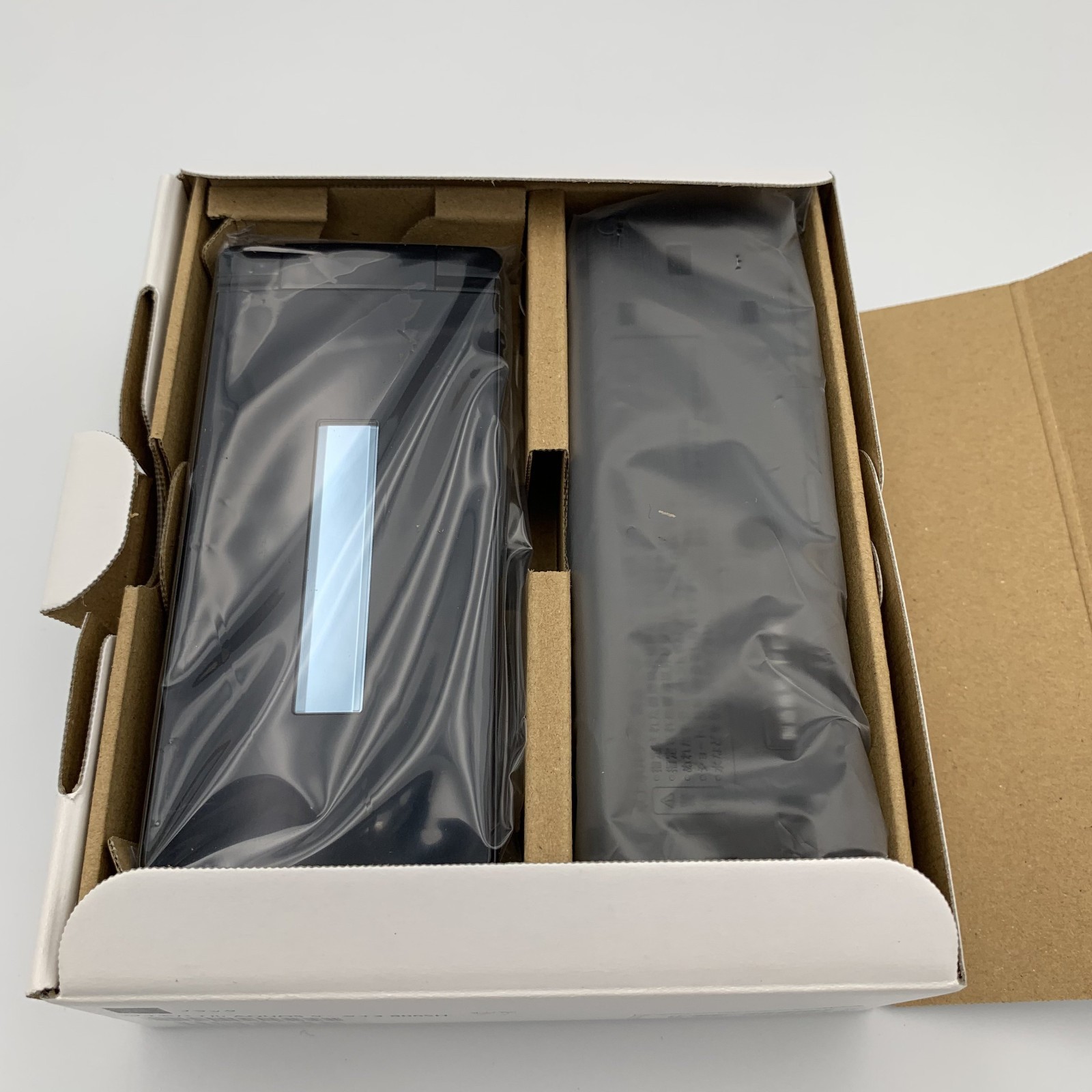 SHARP AQUOS Keitai 3 805SH 806SH Android Flip Phone Black Unlocked Japan New