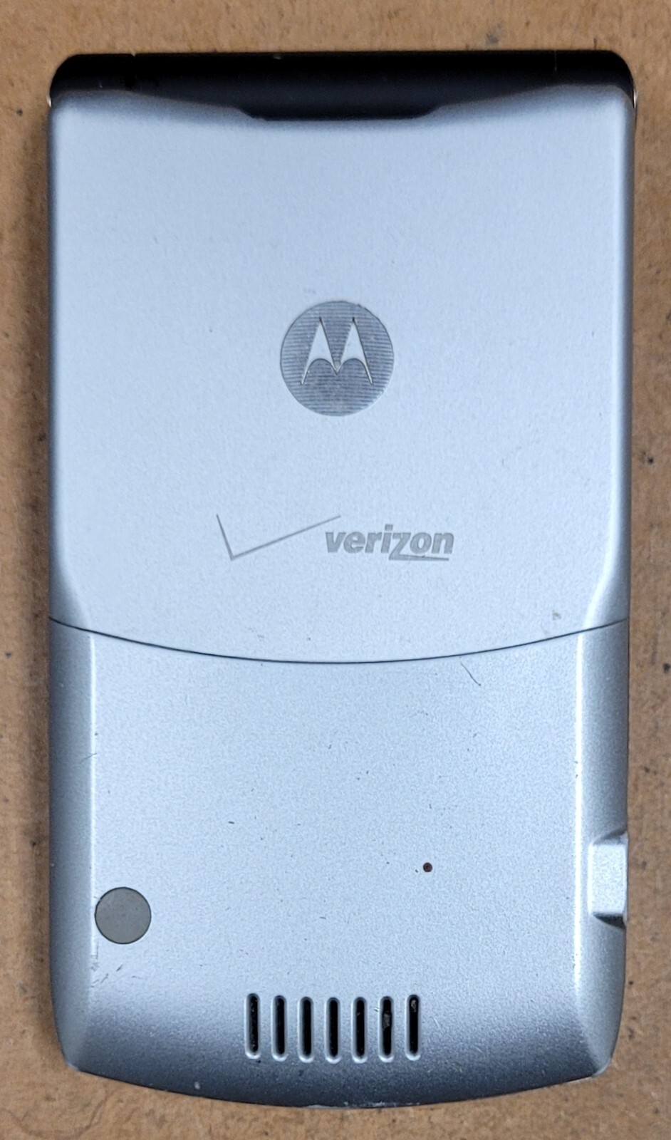 Motorola RAZR V3m – Silver and Black ( Verizon ) Cellular Flip Phone