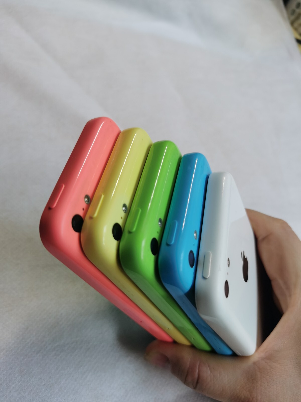 85% N ew Apple iPhone 5c 8 16 32GB (GSM Unlocked) White Blue Green Yellow Pink