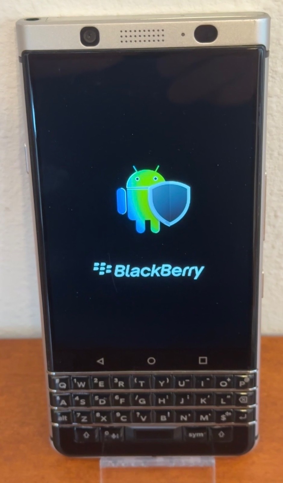 BlackBerry KEYone – 32GB – BBB100-1 – Unlocked 4G (PRD-63116-001) A Grade