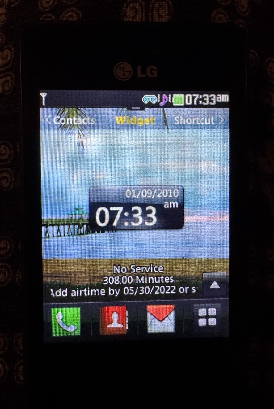 LG TracFone Black 1GB Smartphone 840G Fast Ship Very Good Used