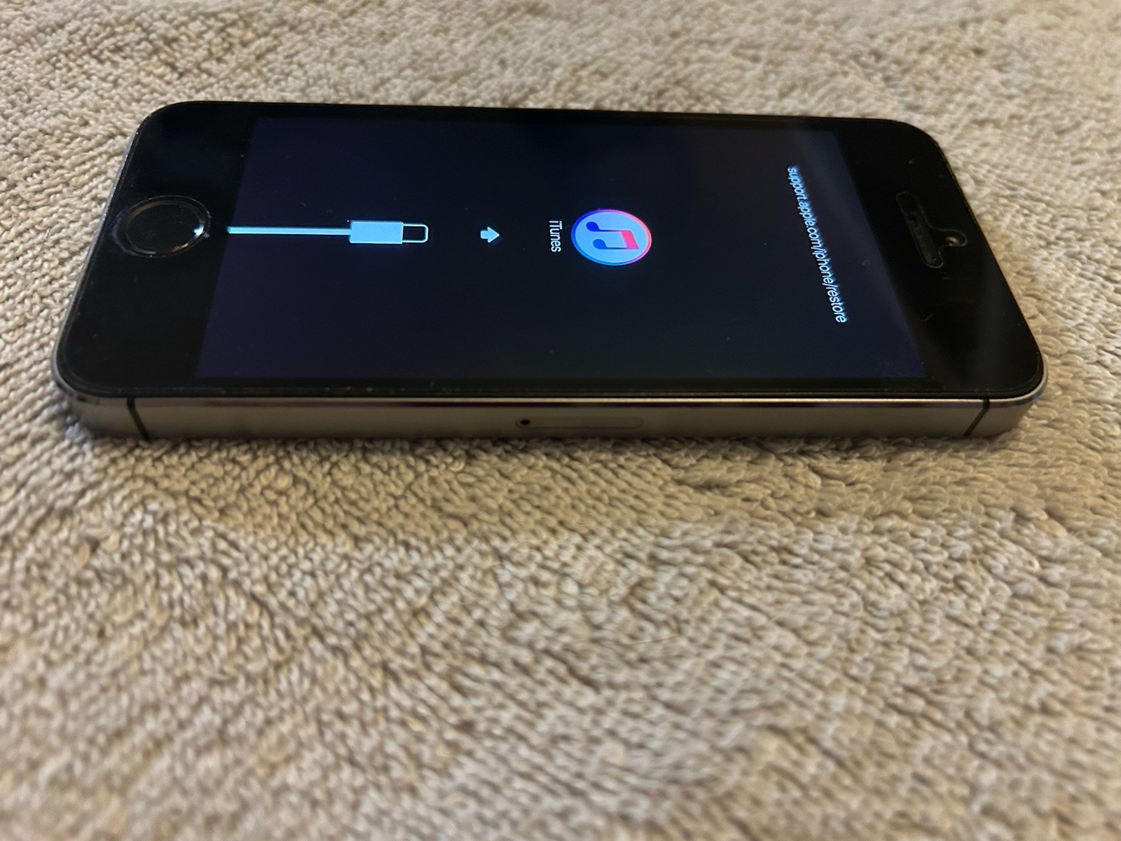 apple iphone 5s a1533 Used- Good Screen – For Parts