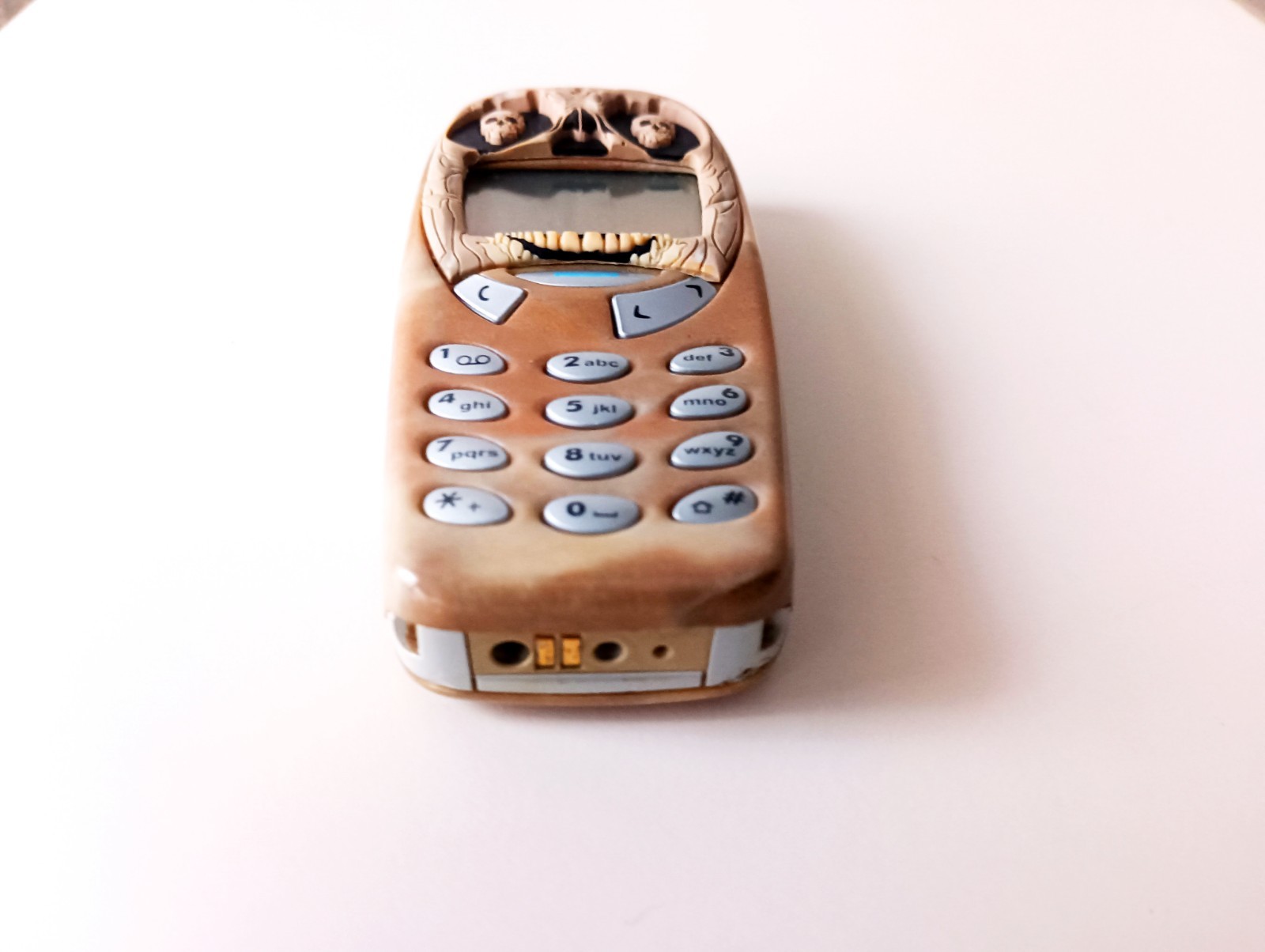 Nokia 3310 VERY RARE SKELETOR Cover + New Battery + Charger – Works