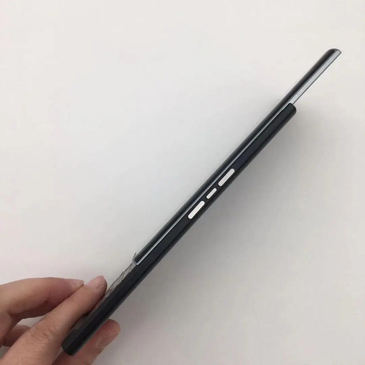 BlackBerry Priv 5.4 Inches Hexa-core Android OS 3GB RAM 32GB ROM 18MP Cellphone