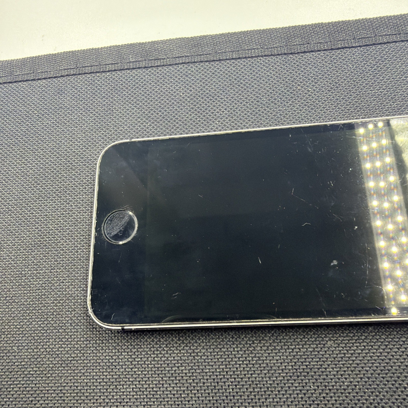 Apple iPhone 5S A1533 32GB Unlocked Space Gray IOS 12.2