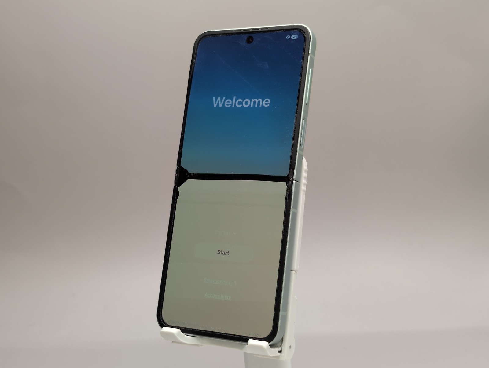 Samsung Galaxy Z Flip6 SM-F741U1 512GB Mint AT&T Only W084850