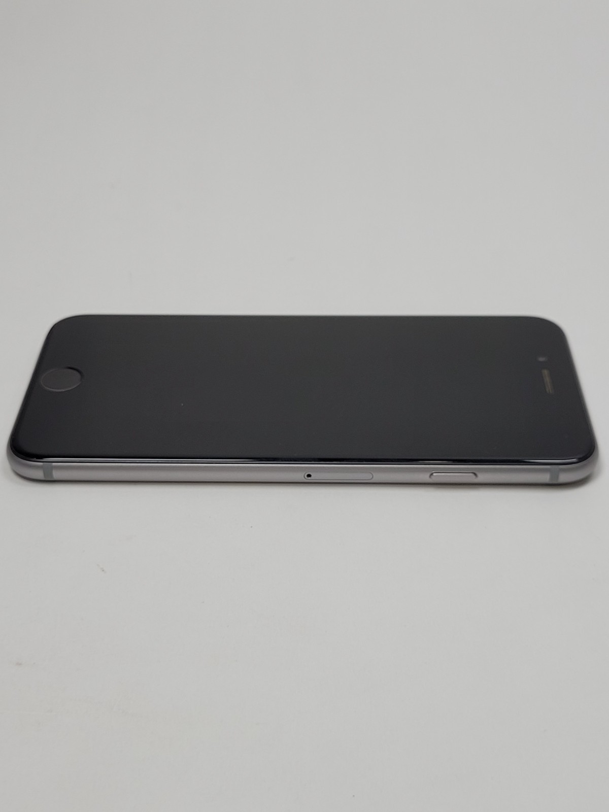 Apple iPhone 6 – 16GB – Grey- AT&T – MG4N2 LL/A – iPhone7,2 (A1549)