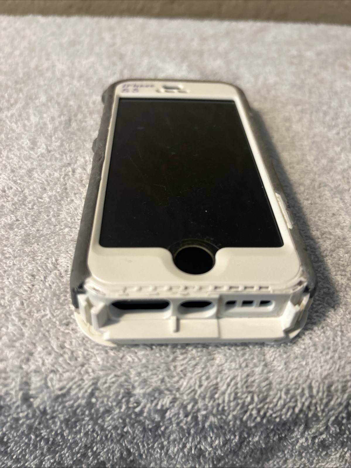 Apple iPhone 5s 16GB Black Space Grey Unlocked With Otter box Used