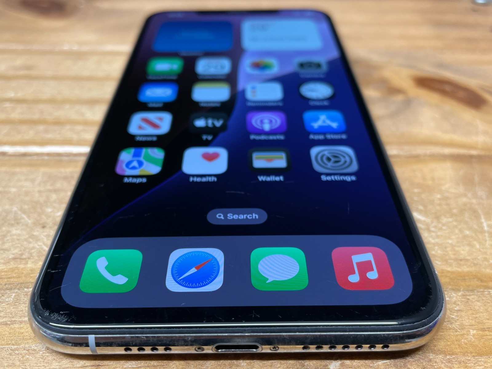 Apple iPhone XS Max – 64 GB – Silver (Unlocked) A1921 – Works – Read Desc.