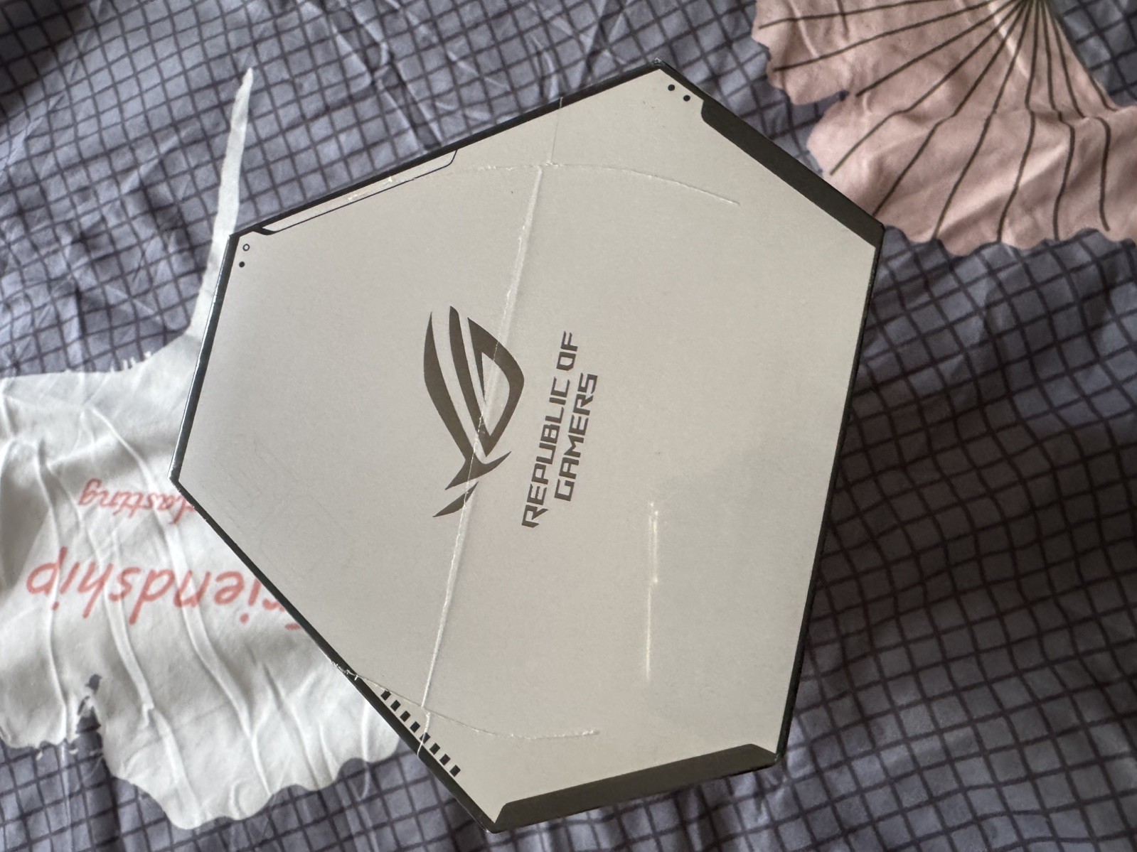 Asus Rog Phone 6 Pro Bundle (Unlocked)