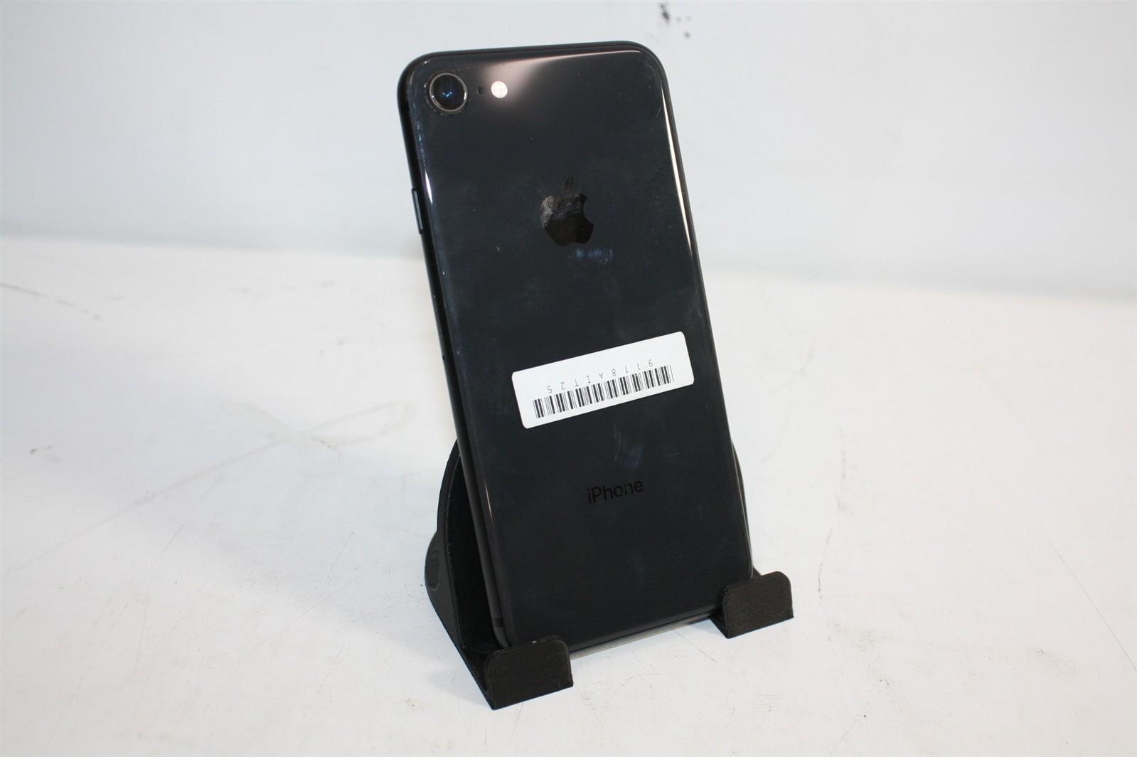 Apple iPhone 8 Space Gray A1863 iOS 16.1 64GB Verizon Only Battery Capacity 82%