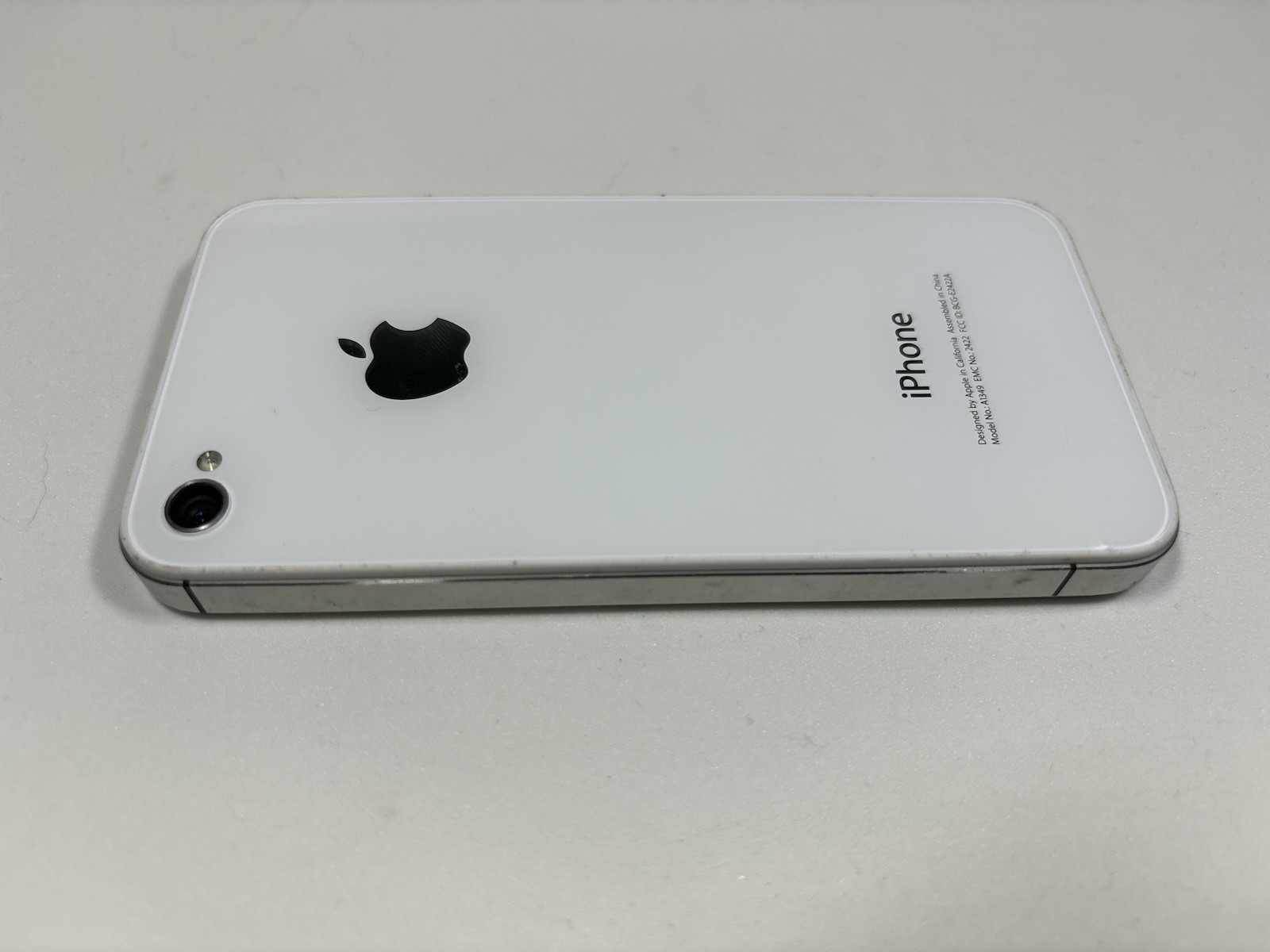 Apple iPhone 4 – A1349 – White – Broken For Parts. BEST OFFER