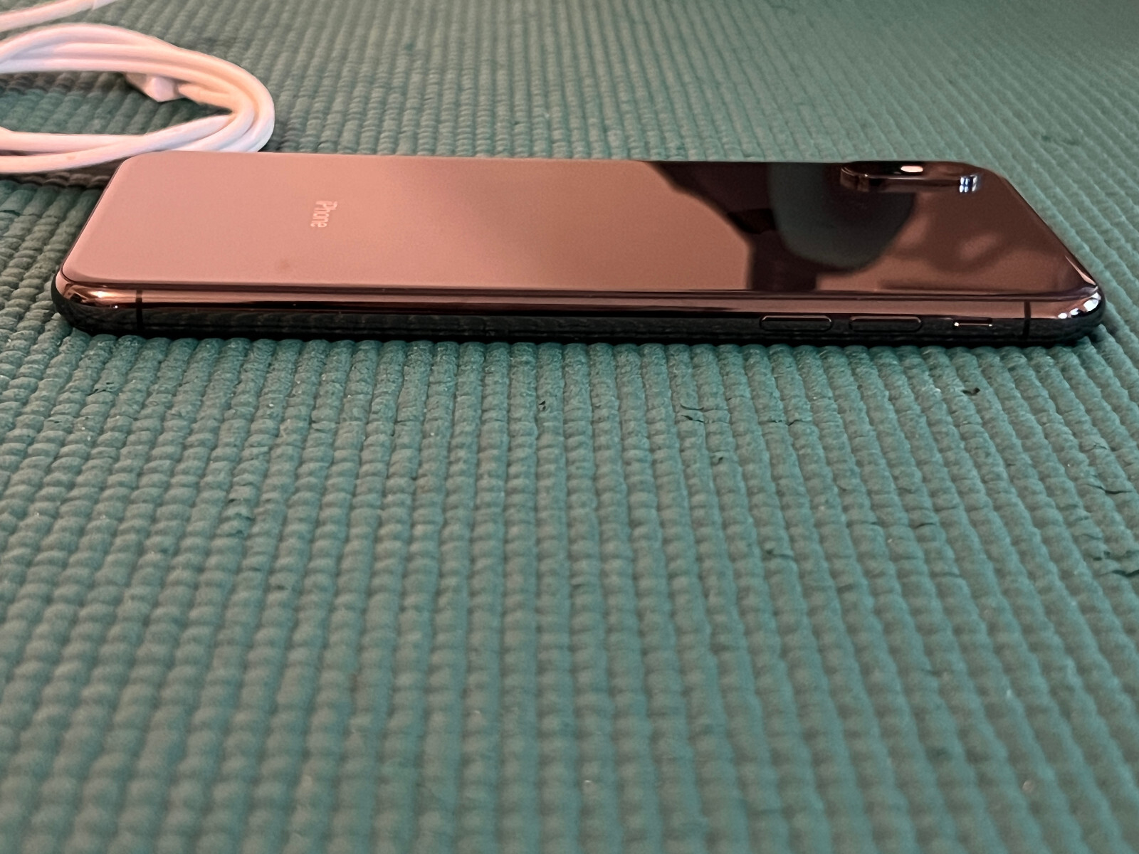 Apple iPhone XS Max – 256GB – Space Gray (Unlocked) A1921 (CDMA + GSM)