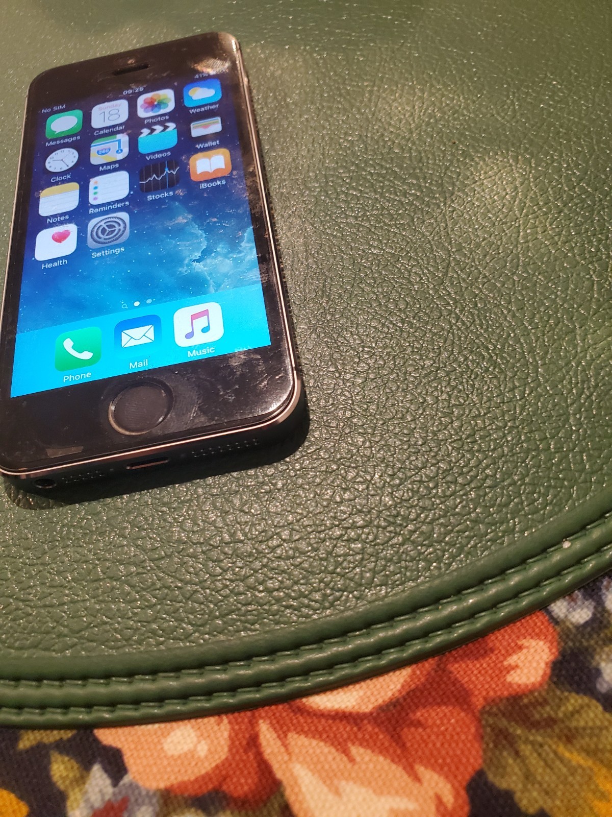 Apple iPhone AT&T A1533 8gb