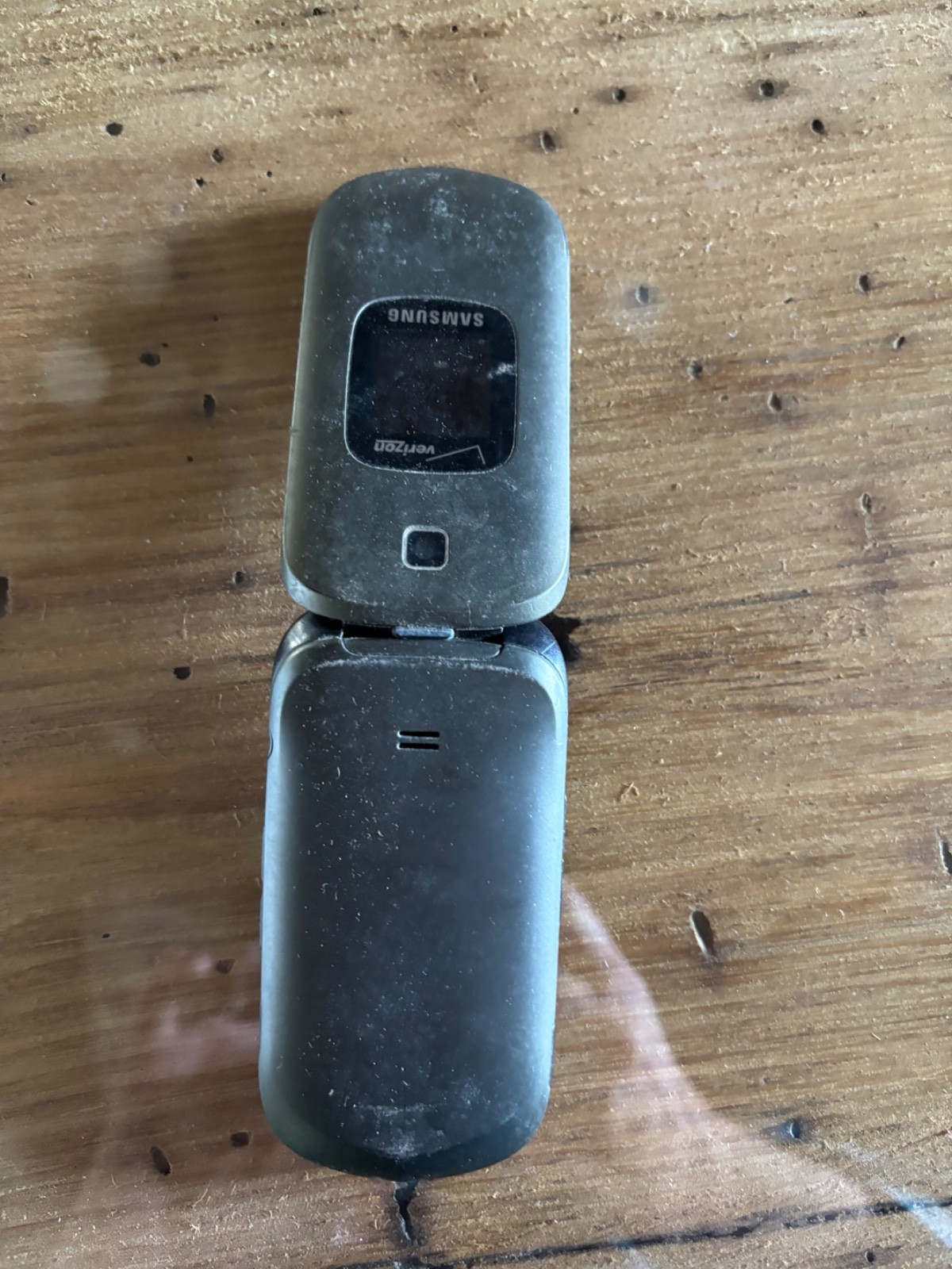 Samsung Gusto 2 – 64 MB – Charcoal Gray (Verizon)