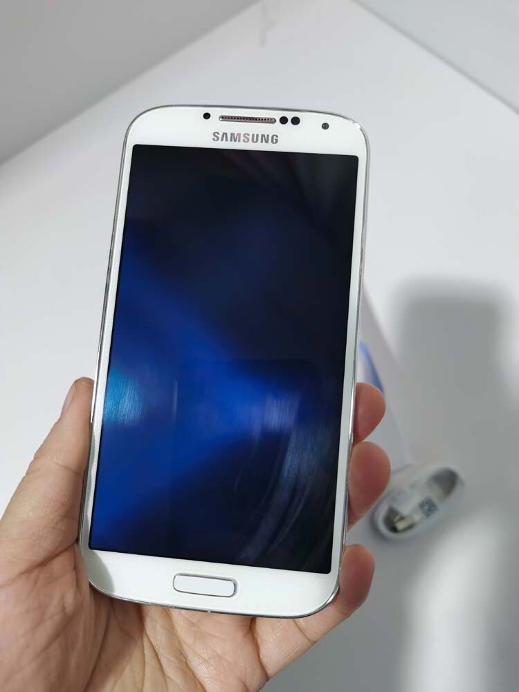 Boxed – Samsung Galaxy S4 GT-I9500 Unlocked 3G Android 32GB 13MP 5.0″ Smartphone
