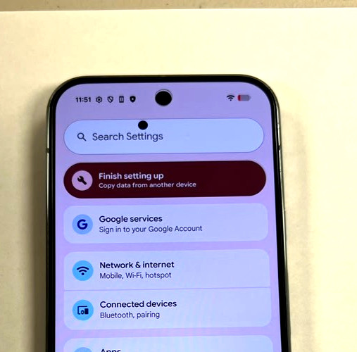 Google Pixel 9 Pro – 256GB Hazel – Unlocked – LCD Spot