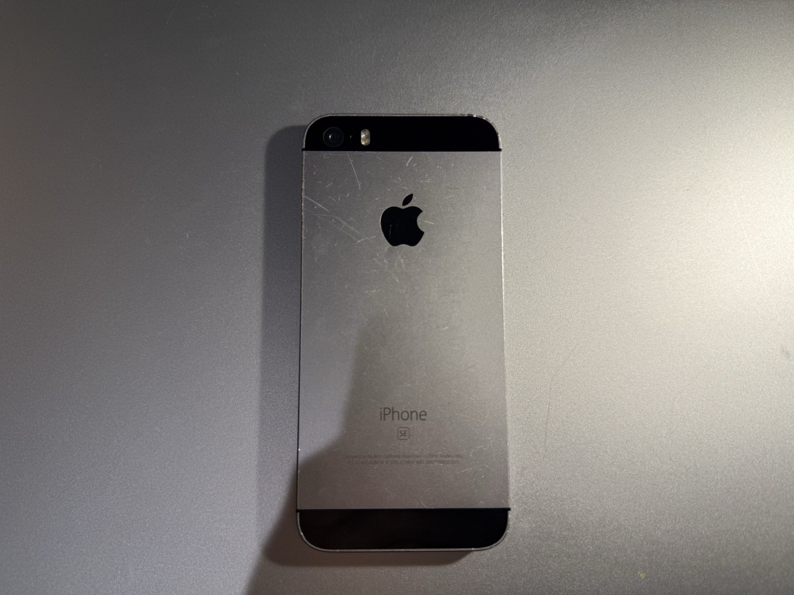 iPhone SE 1st Gen 32gb Space Gray (AT&T) Used Fair