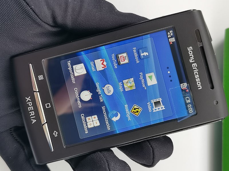 Sony Ericsson Xperia X8 E15a – 128 MB – (Unlocked 3G )