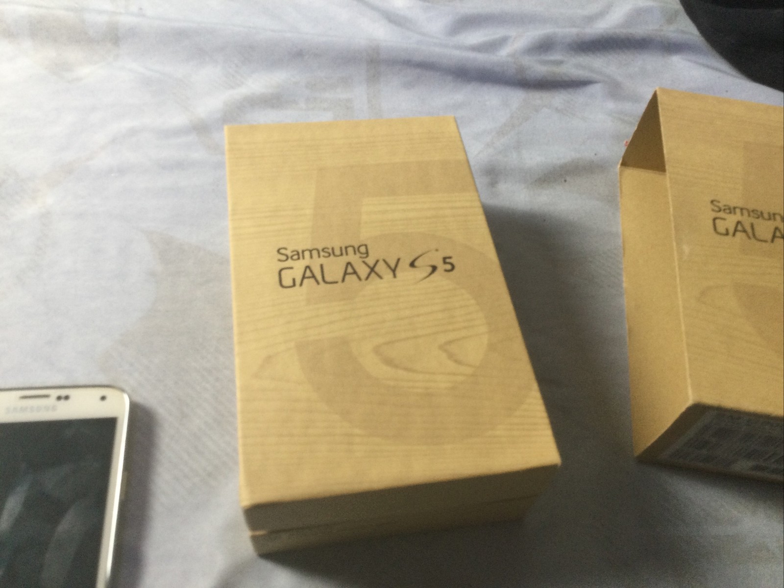 Samsung Galaxy S5 SM-G900A 16GB White AT&T T-mobile Smartphone Very Good