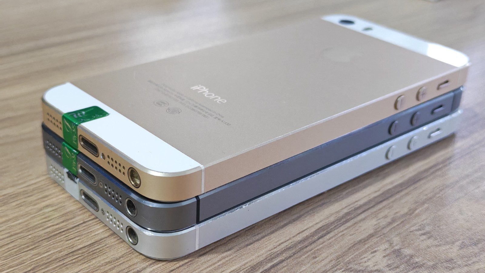 Apple iPhone 5s Unlockd 16GB 32GB 64GB iOS 12 Silver Gold Black With Accessories